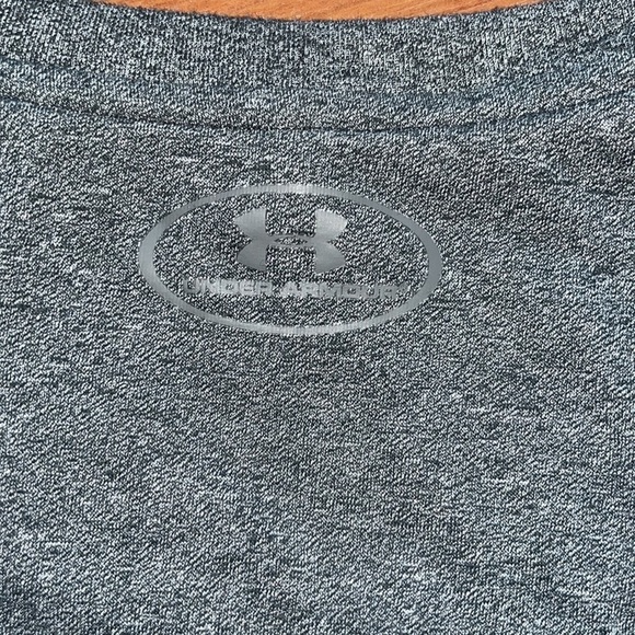 Under Armour women’s Tech heat gear gray V-Neck Tee Size XS - Picture 5 of 8